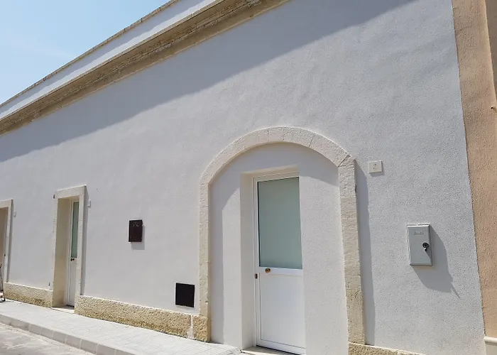 Alojamento de Acomodação e Pequeno-almoço Salento Ada's House 3*